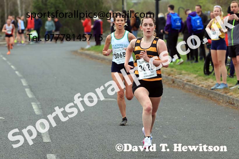 SSenior womens relay, 2025 Elswick Harriers Good Friday Road Relays, Newburn, Newcastle upon Tyne. Photo: David T. Hewitson/Sports for All Pics